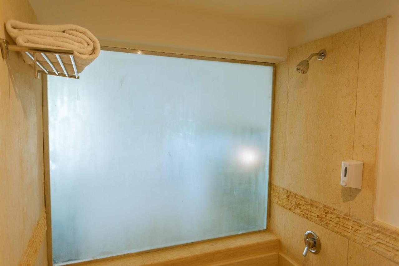 Hotel La Rosa Waves