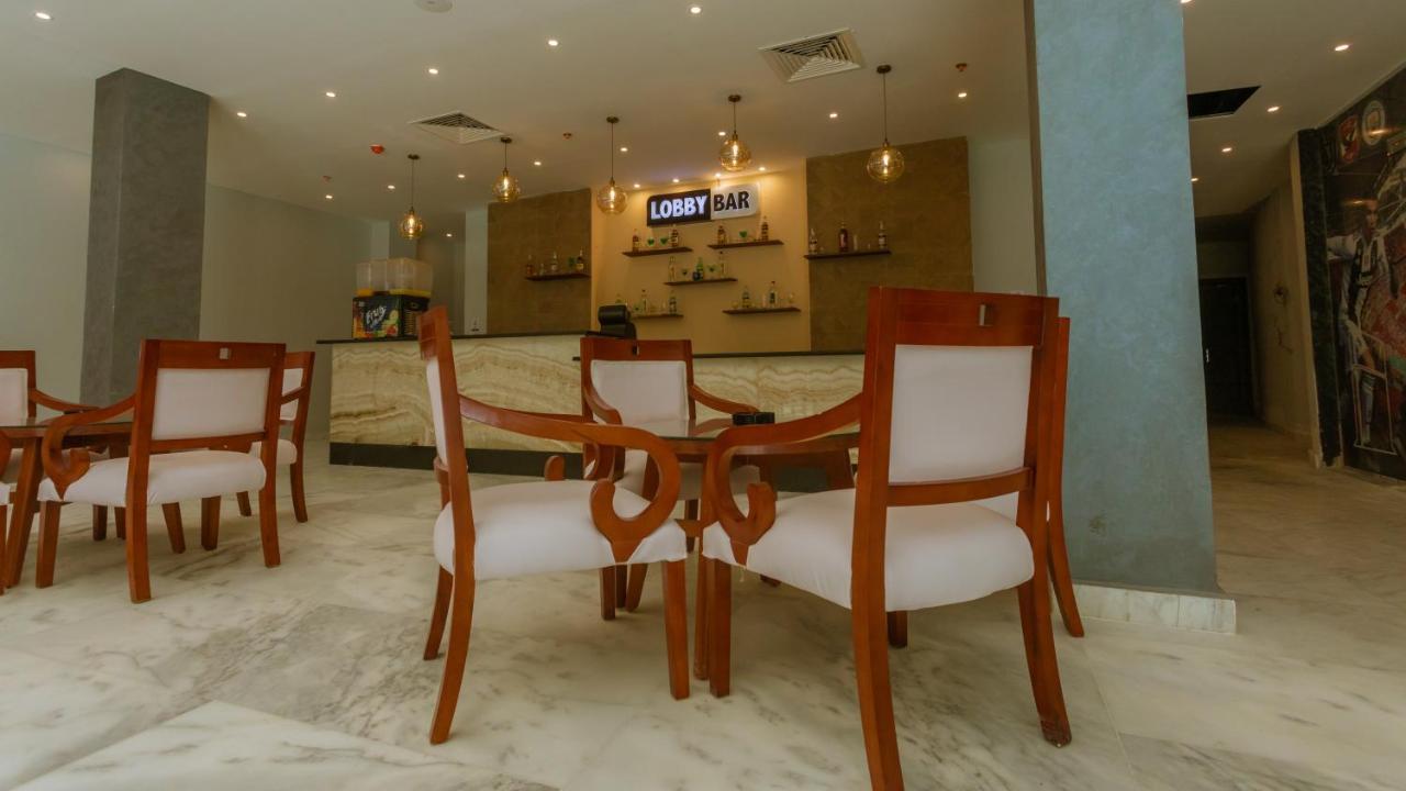 La Rosa Waves Hotel