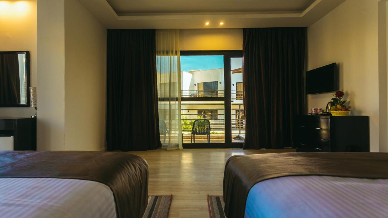 Hotel La Rosa Waves