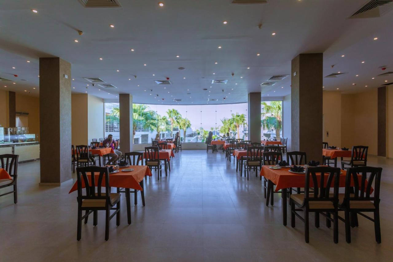 Hotel La Rosa Waves 4*